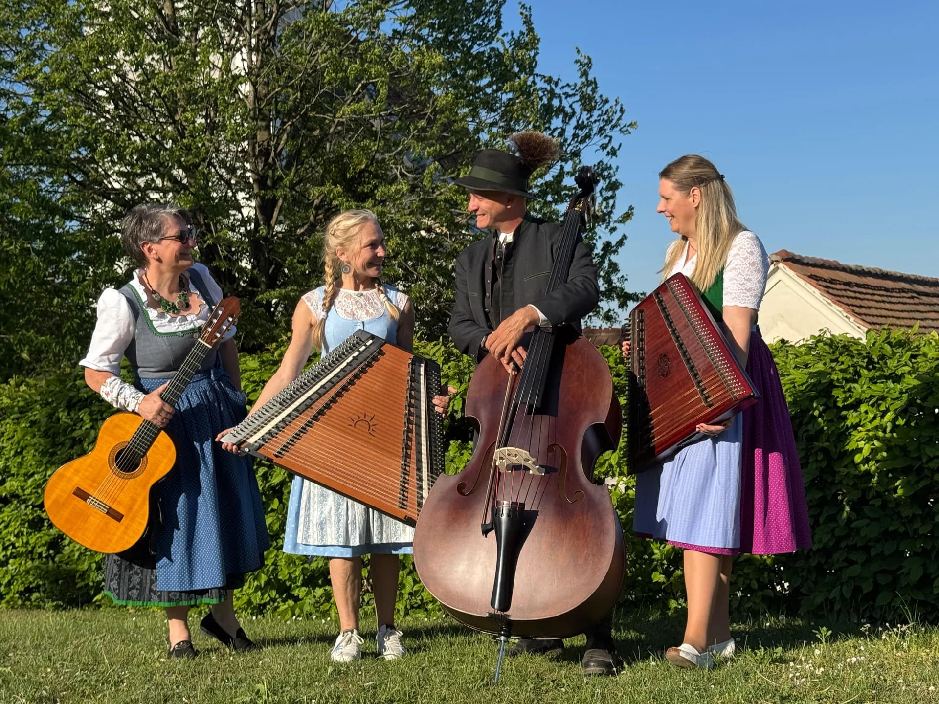 Salterina Quartett mit Instrumenten