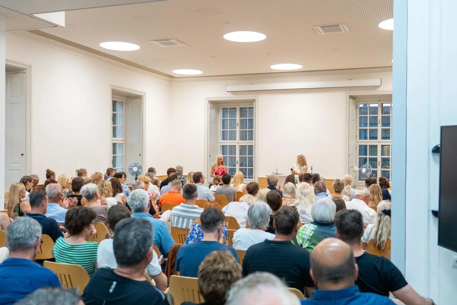 Volles Haus am Retzhof – Buchpräsentation mit Mario Körbler - Bild 4
